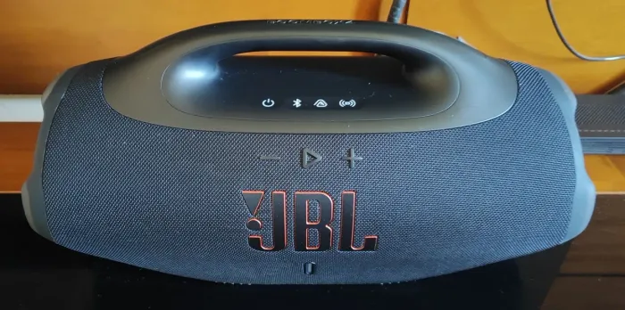 Boombox 4 JBL