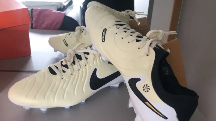 Chuteira Nike Tiempo Legend 10 Elite FG