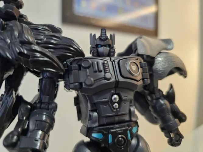 Transformers Legacy Nemesis Leo Prime 