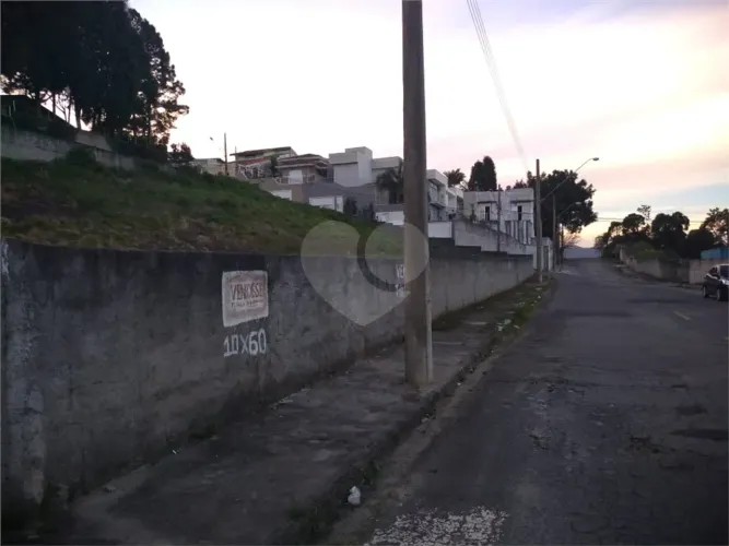 Terreno com uma ótima topografia no Bairro Vila Oliveira, em Mogi das Cruzes,