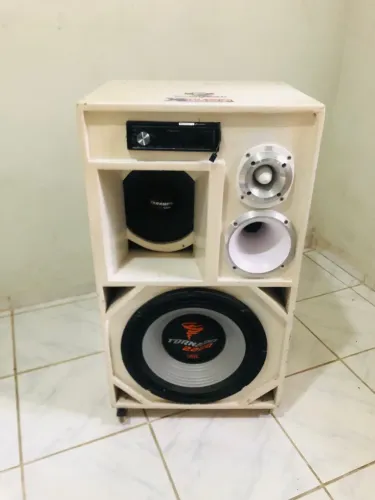Caixa de som Amplificada