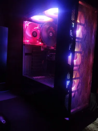 Pc gamer intermediário ótimo para jogos e futuros upgrades