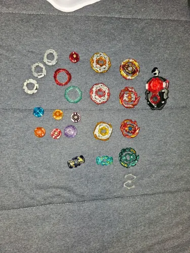 Beyblade peças variadas