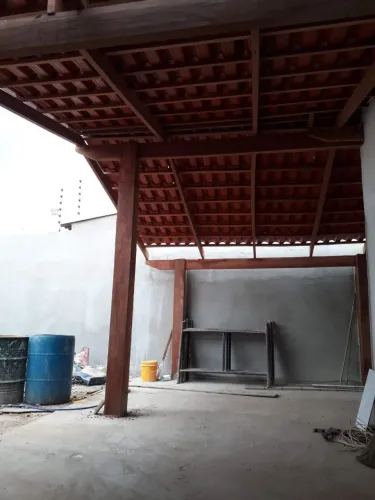 Pedreiro e carpinteiro *