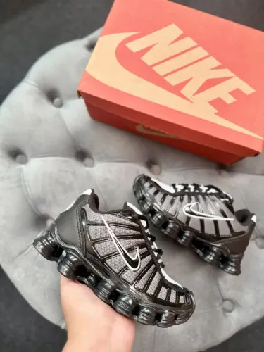 Tênis Nike Shox TL (12 Molas) - R$ 115,00