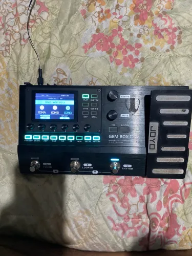 Joyo Gem Box 3 Pedaleira Multi Efeitos p/ Guitarra + Fonte - R$ 1.350