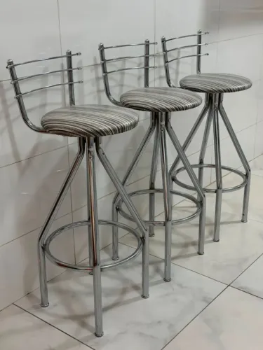 Banquetas em Inox com assento giratorio   130,00 cada