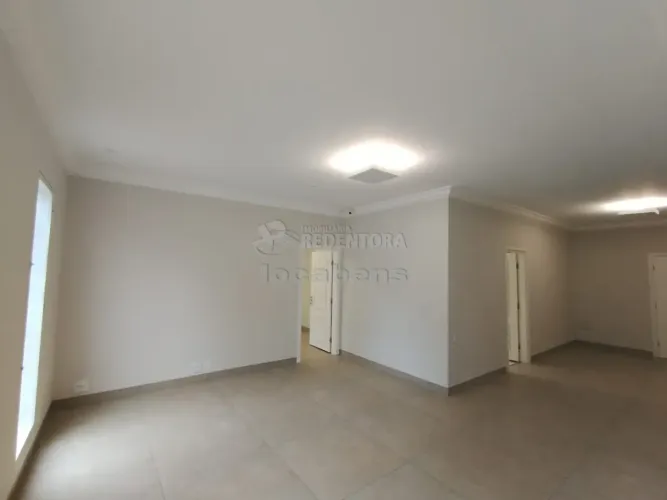 Casa Comercial Próxima a Avenida José Munia.
