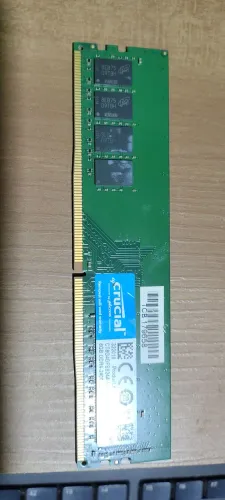 Memória ddr4 8 giga 2400 MHz marca Crucial 