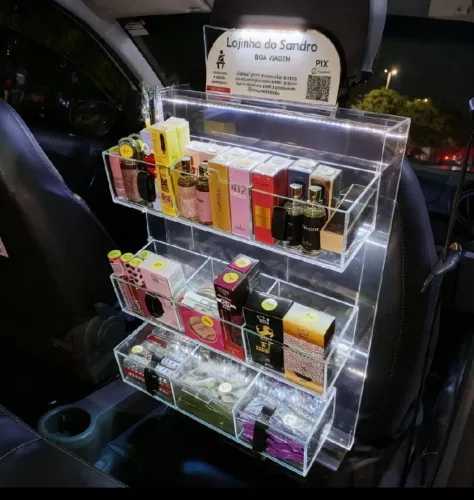 Expositor em acrílico com Led, para mini loja no carro 