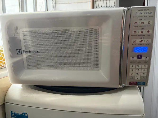Microondas Electrolux 34L - 127v - ótimo estado