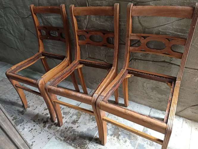 Cadeiras em madeira para reformar