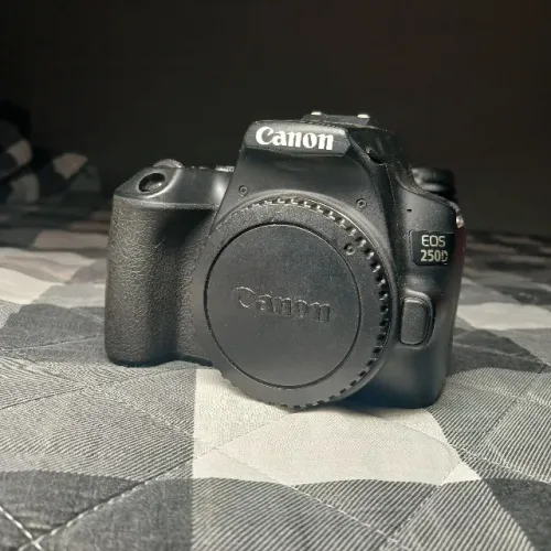 Câmera Canon SL3 / 250D
