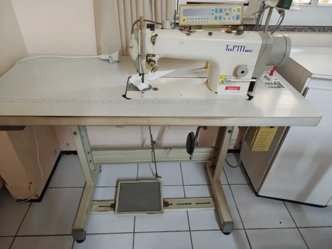 Máquina industrial reta eletronica
