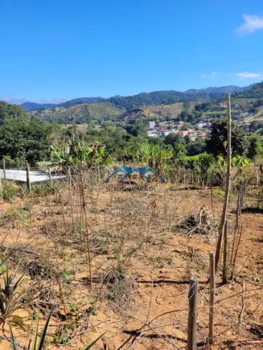 LOTE URBANO PLANO com 300m² no loteamento Jardim Imperial em Piranga MG