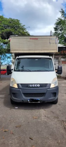 Iveco Daily baú 2019