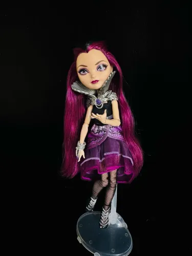 Boneca Rave Queen - Ever After High