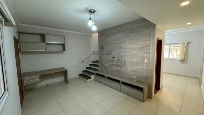 Oportunidade - Casa - Loteamento Villa Branca - Jacareí - 2 Dormitórios - 80m².