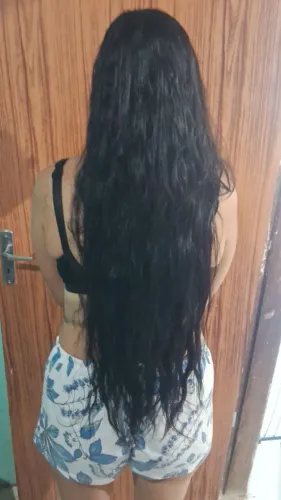 Vende-se cabelo apenas química de tinta nenhum outro produto nunca foi usado