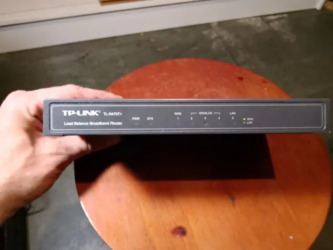 Roteador TP-Link Load Balance TL-R470T+ (Junte até 4 Internets!)