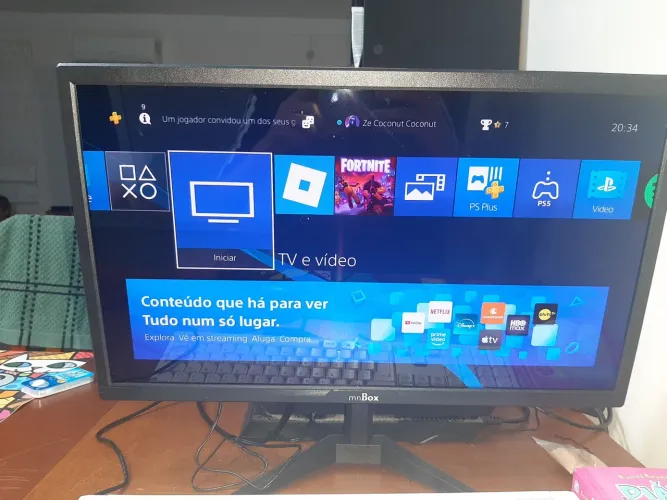 Console PS4 Slim 500GB, 2 controles funcionais, cabo HDMI, cabo de força e cabo USB