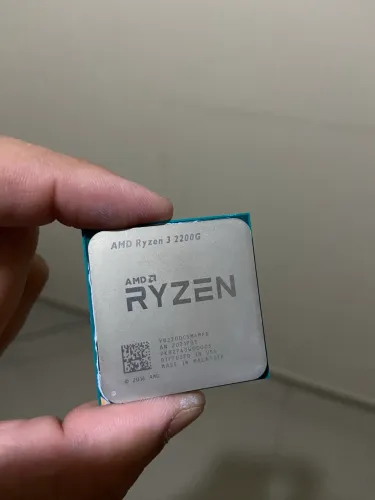 Processador Ryzen 3 2200G + Cooler Box AM4