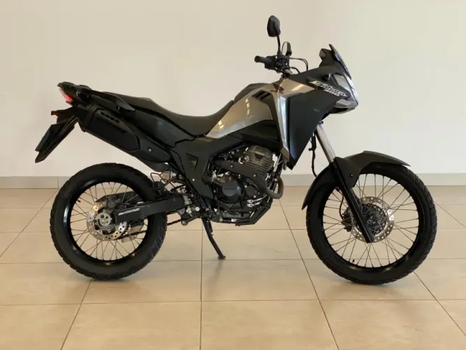 Honda XRE 300 SAHARA