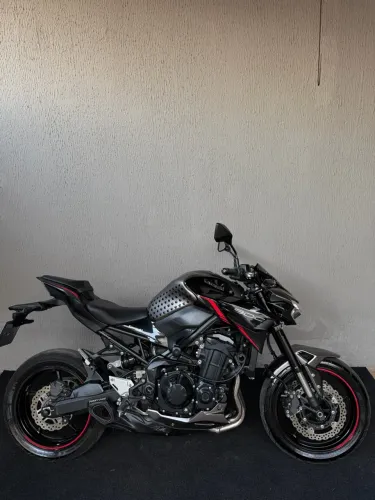 Kawasaki Z 900 2023