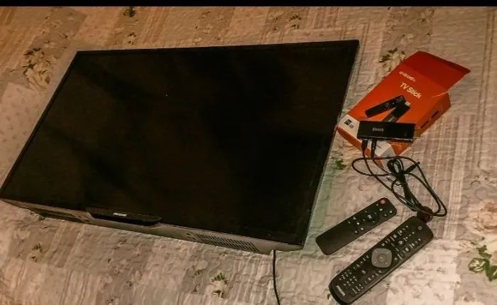 TV Philips 32? + Sticker Android