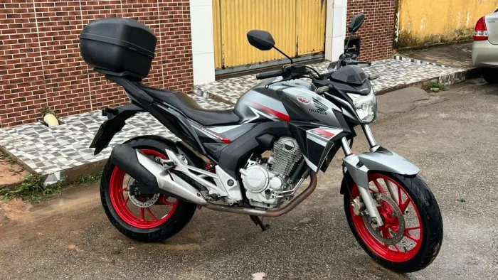 R$ 18.000,00 Moto muito boa e conservada. Único dono. *78