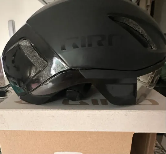 Capacete giro vanquish
