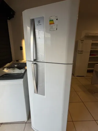 Geladeira Eletrolux Semi nova!! Garantia 3 meses 