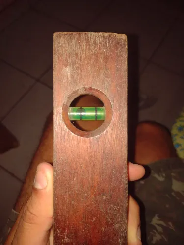 Nível de bolha de madeira bom
