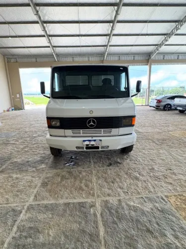 Caminhão 710 Carroceria