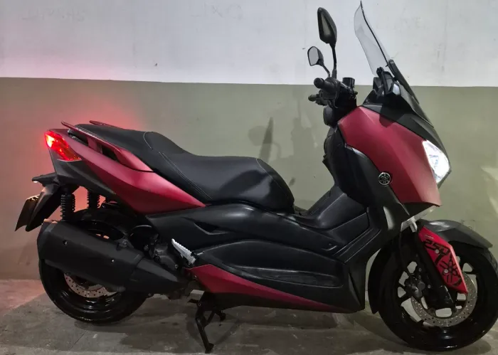 YAMAHA XMAX 2022