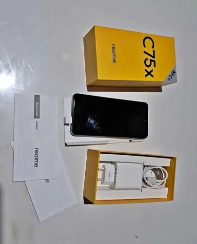 Realme C75 com NFC - seminovo 