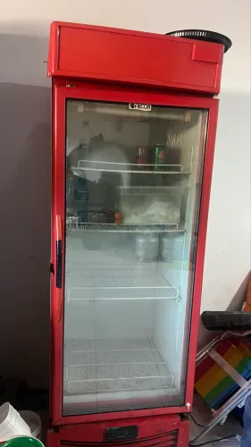 Refrigerador expositor Fricom 