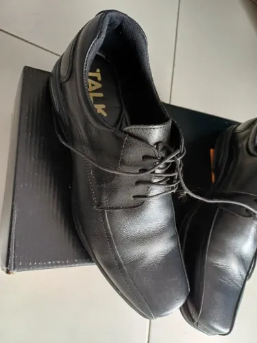 Sapato de couro original número 38 usado uma vez 