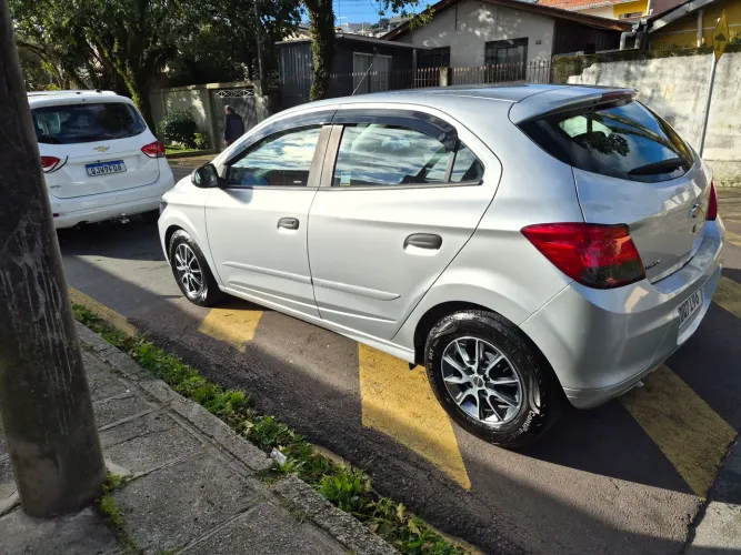 Chevrolet Onix JOY Hatch 1.0 8V Flex Mec. 4P 2019