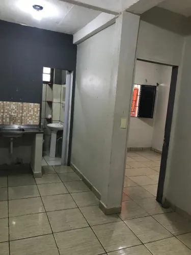 Alugo apto 1 quarto para solteiro ou casal  parque 10 próx da live nova era 