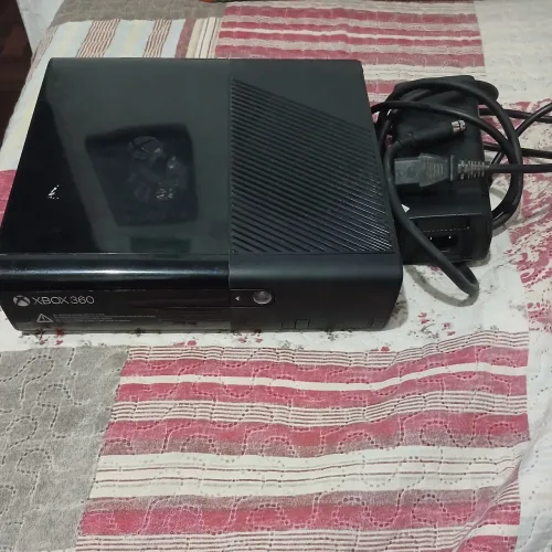 X 360 bloqueado está com defeito é para retirada de peça