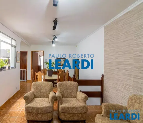 CASA ASSOBRADADA - CAMBUCI - SP