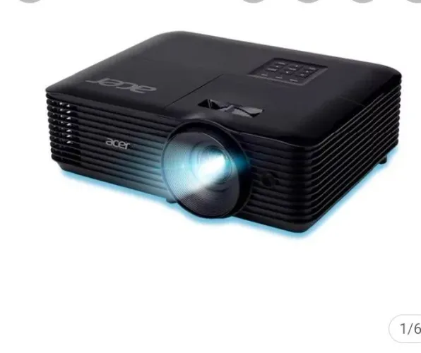 Vendo projetor profissional aceito cartão ou troco por algo do meu interresse