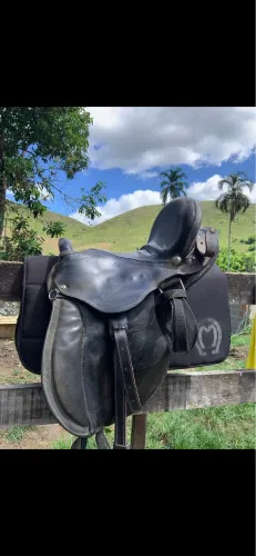 Sela para cavalgadas e lida 