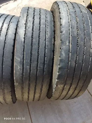 4 Pneus 215/75/R17.5 triangle