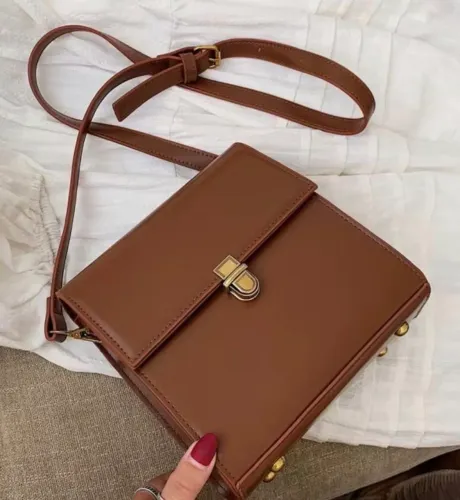 Bolsa Feminina Quadrada Transversal De Couro Sintético