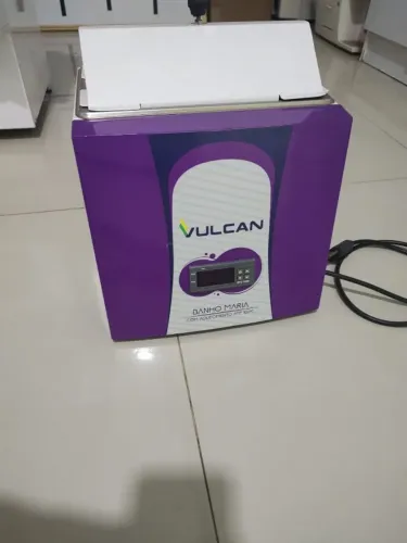 Banho Maria Vulcan 4 litros + Tampa Pingadeira + Rack para Tubos