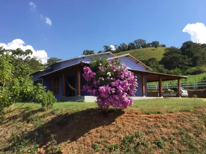 Incrível!! Excelente chácara de 2.500m2 com casa nova. Delfim Moreira - MG