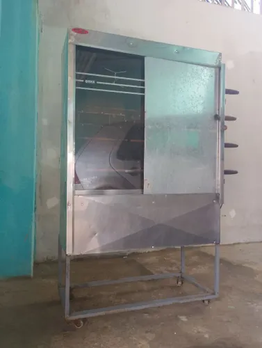 Máquina de assar frango em ótimo estado