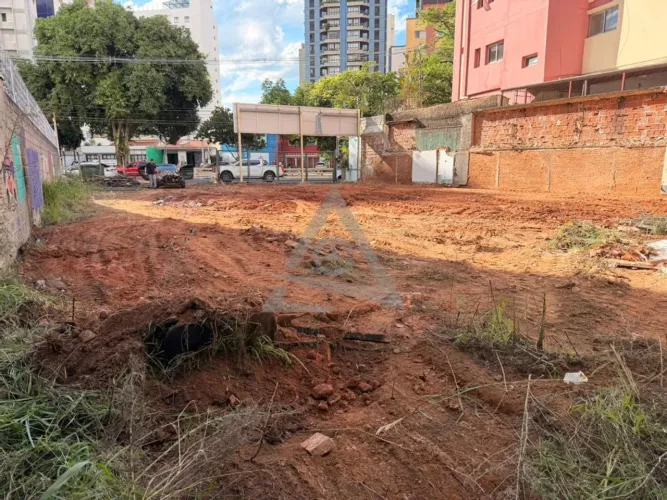 Terreno para alugar em Campinas, Centro, com 658 m²